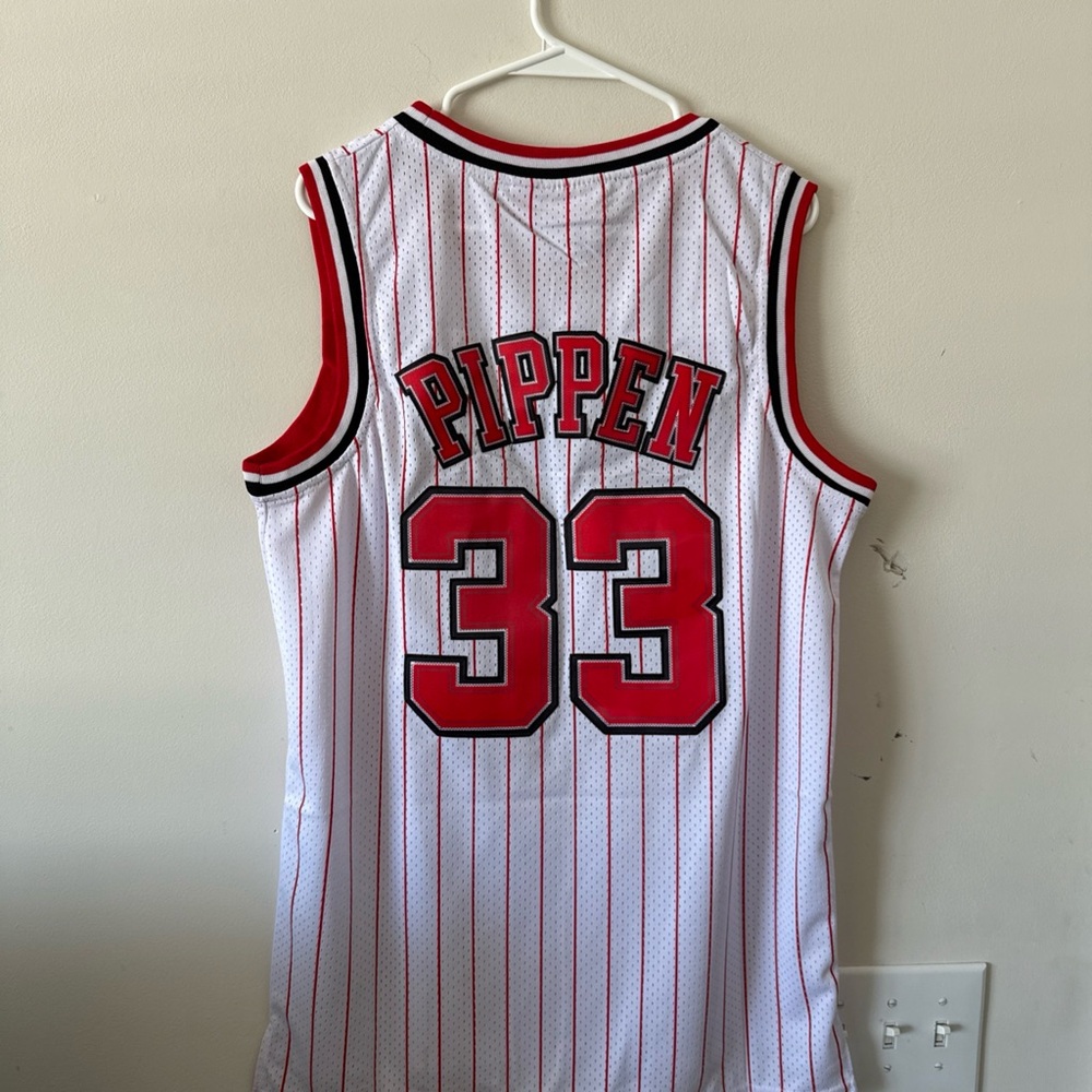 Men’s Mitchell & Ness Scottie Pippen #33 Chicago Bulls 1995-96 Jersey Sz 36 NWT - Picture 7 of 7
